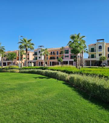 Sur La Mer landscaping