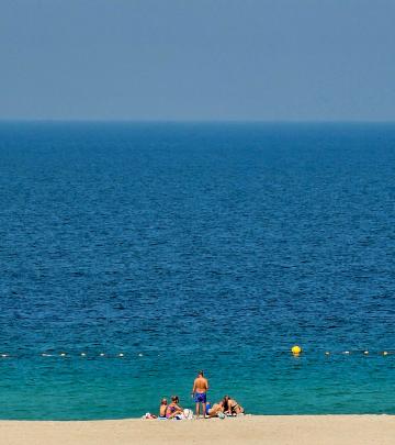 Sur La Mer sandy Beach